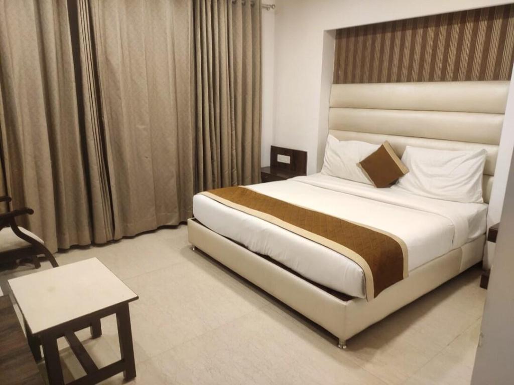 Room image 3